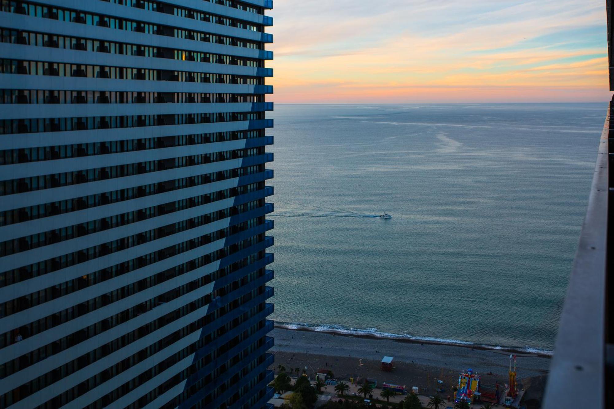 Orbi City Sea View Apartments Batumi Exterior foto